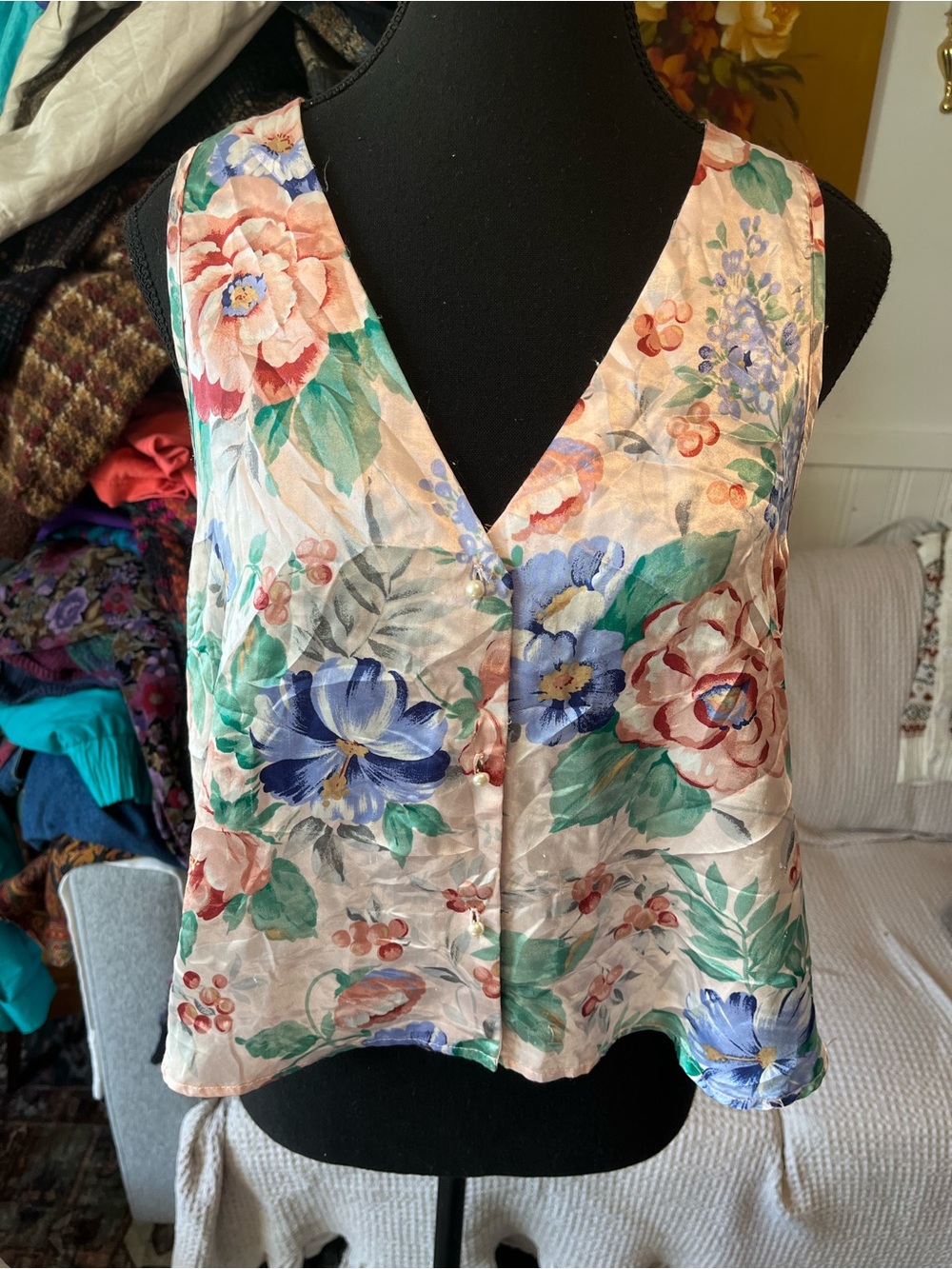 Women’s Vintage Silky Button up Sleeveless Top - Size Medium